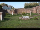 04910 ostia - regio i - insula xvii - terme del mitra (i,xvii,2) - blick ri norden - apsis raum g.jpg